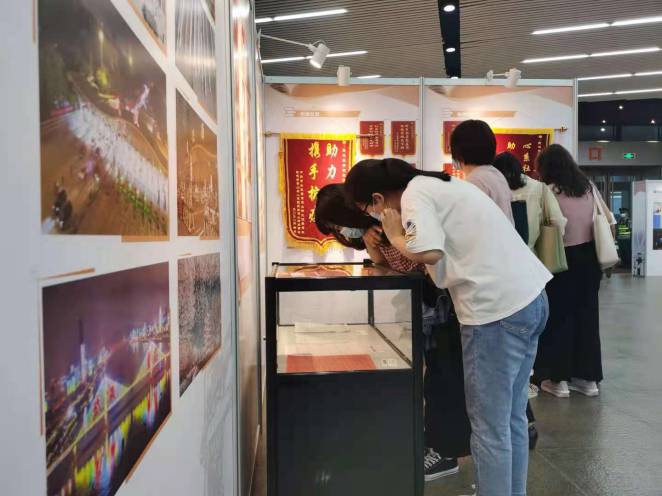 展览1.jpg