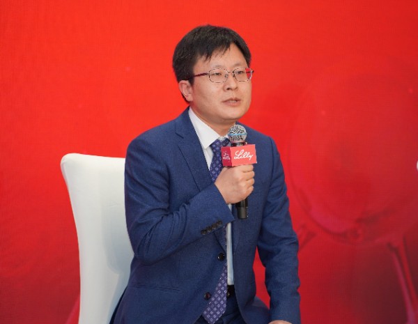 郁金泰.jpg
