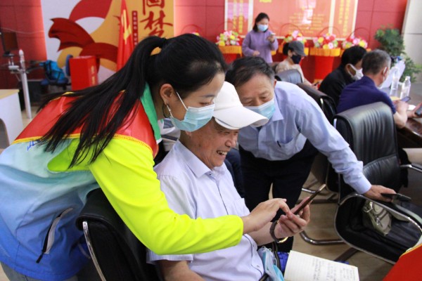 市南区科协银龄科普2.JPG
