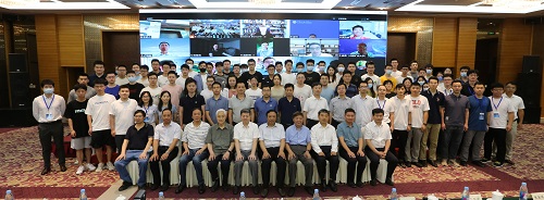 线上线下合影.JPG 线上线下合影.JPG